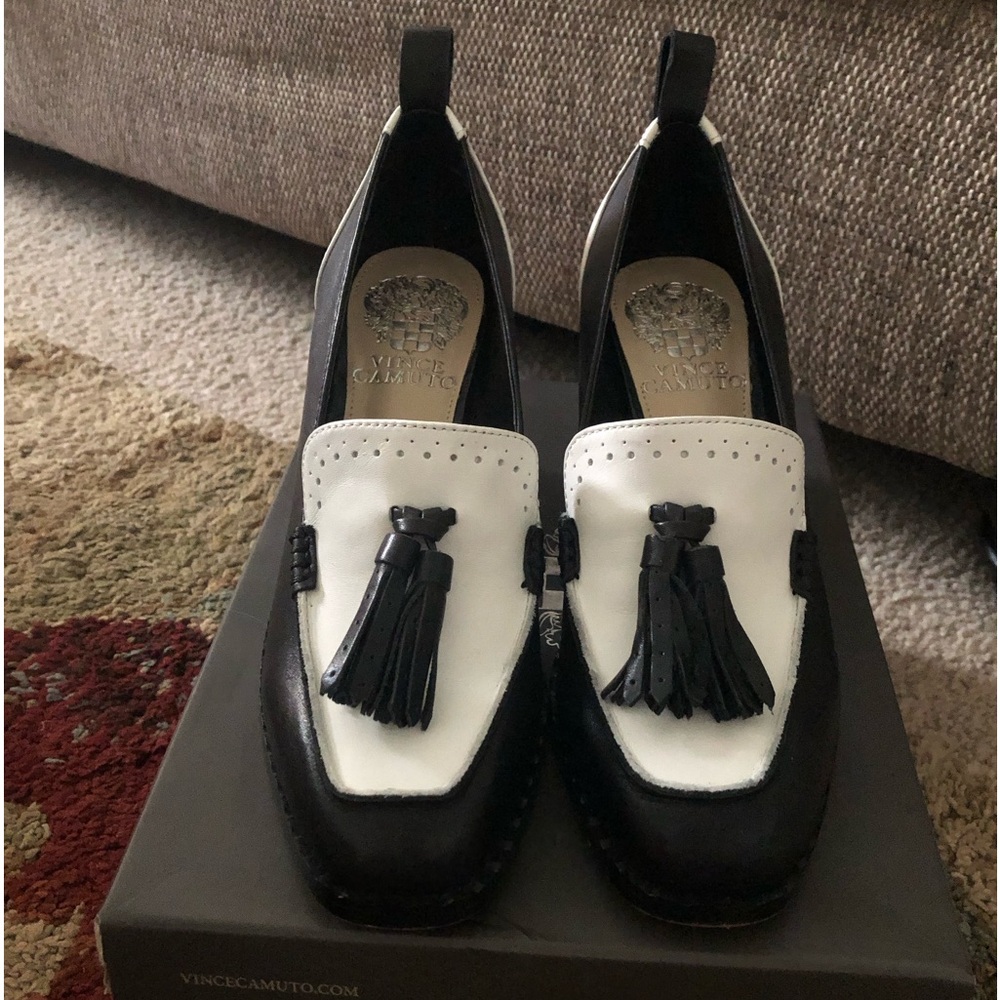 Vince Camuto Like New Caiana Black /Crisp White high heel loafer style sz 6.5